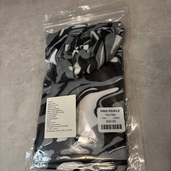 NWT Women's Free People Tights - Time Warp Pattern - Black/Grey/White - One Size - Picture 10 of 12